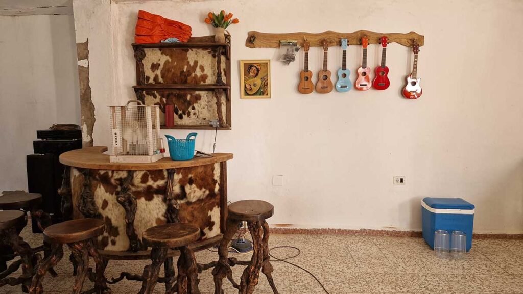 bar-met-ukes